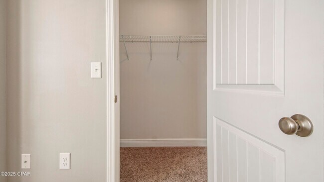 Building Photo - 7471 Shadow Lake Dr