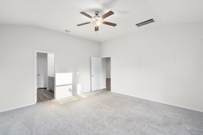 Building Photo - Huge 5-Bedroom Home for Lease in South Austin