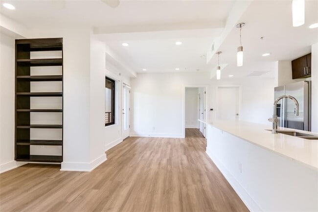 Building Photo - 1603 Enfield Rd