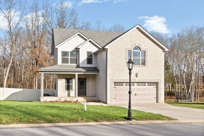 Building Photo - 3 Bed 2/2 Bath home nestled on an Acre of ...