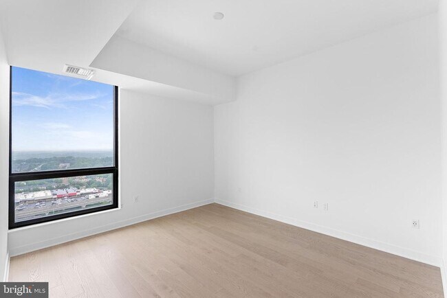 Building Photo - 1650 Silver Hill Dr
