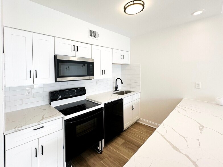 Building Photo - 2747 Armand Pl