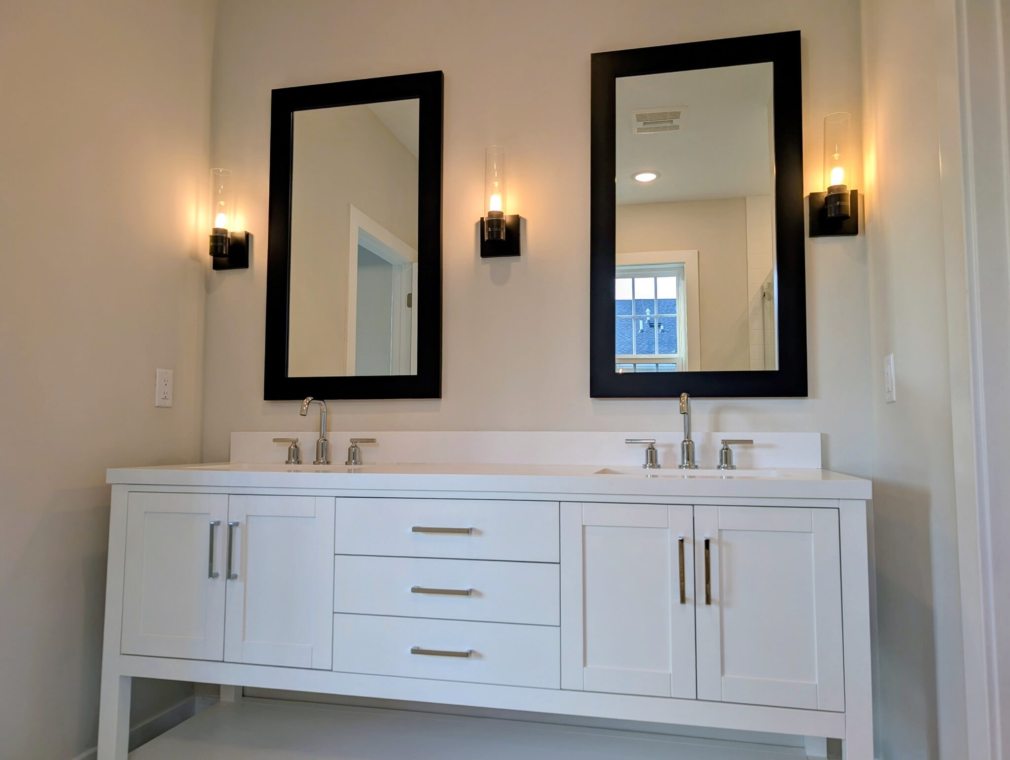 Building Photo - 3703 Jordan Dr