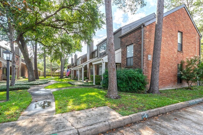 Building Photo - 701 Bering Dr