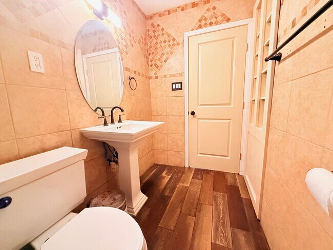 Building Photo - 4416 Flores Ave