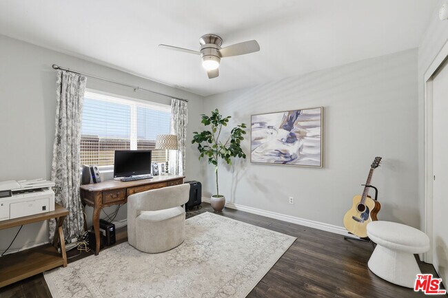 Building Photo - 5507 Bluebell Ave
