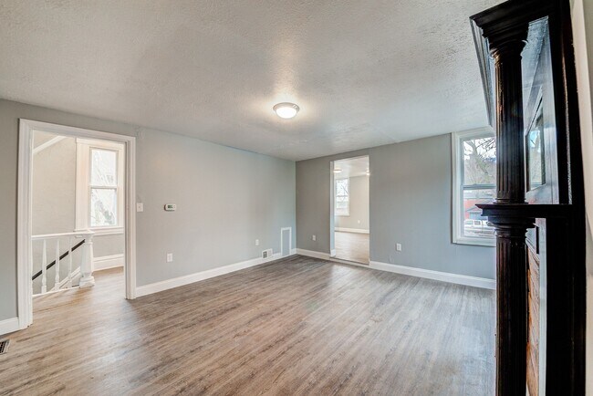 Building Photo - 744 Proctor Way