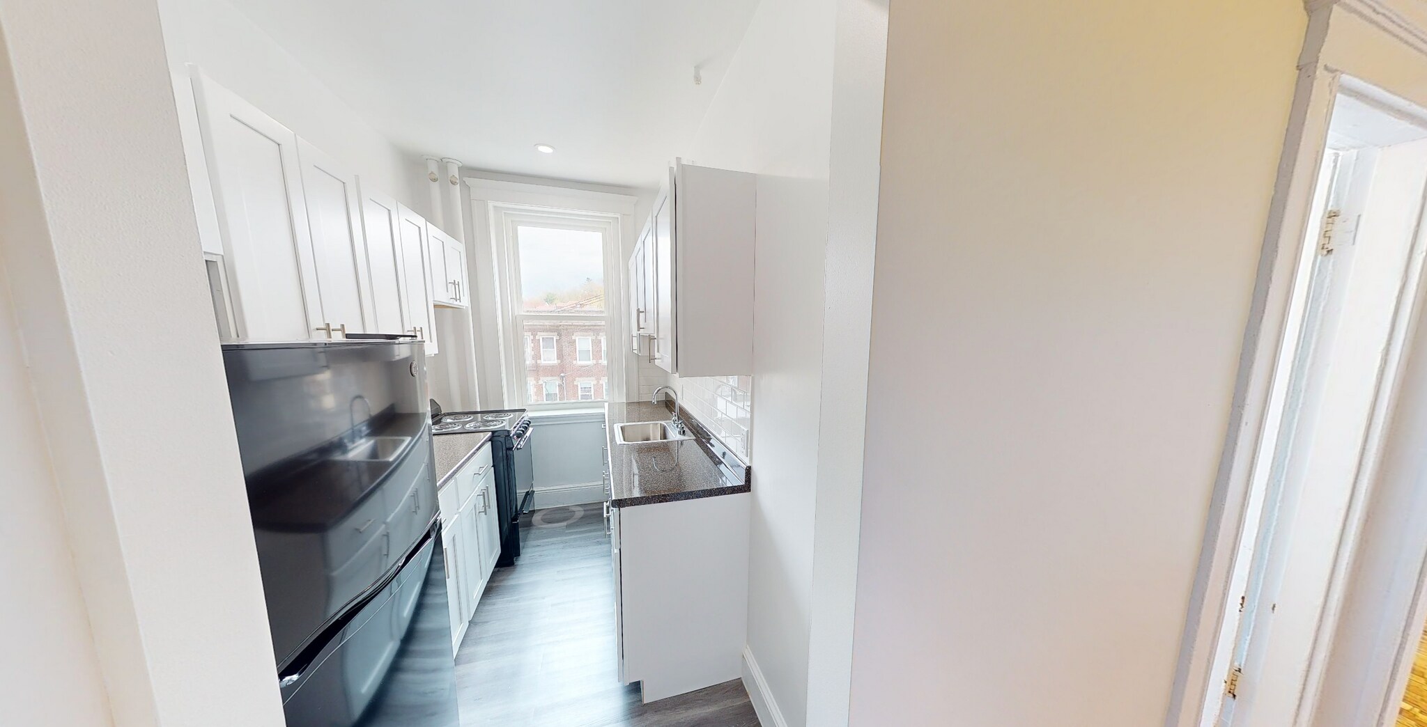 Building Photo - 136 Columbia St