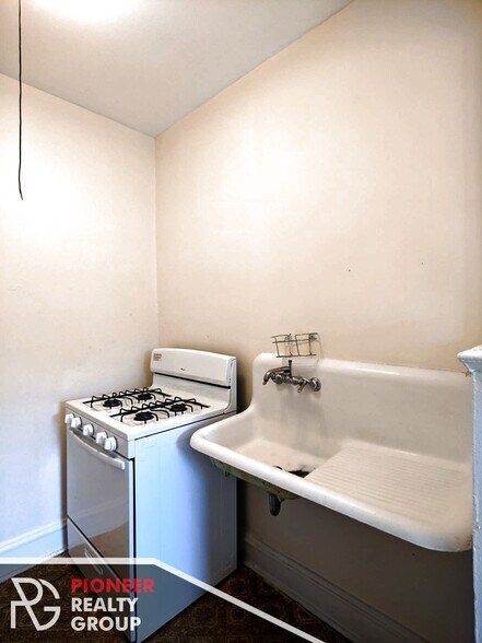 Building Photo - 4857 N Damen Ave