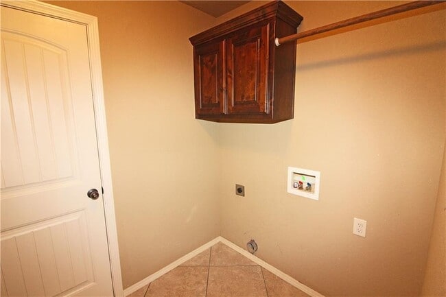 Building Photo - 3001 SW Woodruff St