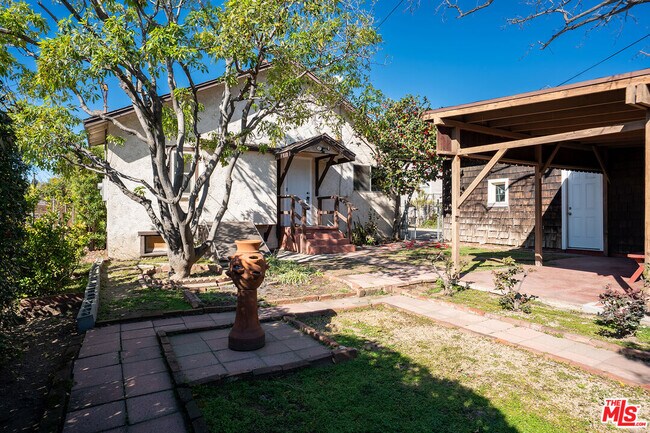 Building Photo - 1114 S Ramona St