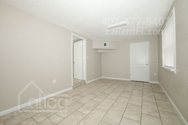 Building Photo - 5604 Cortez Dr