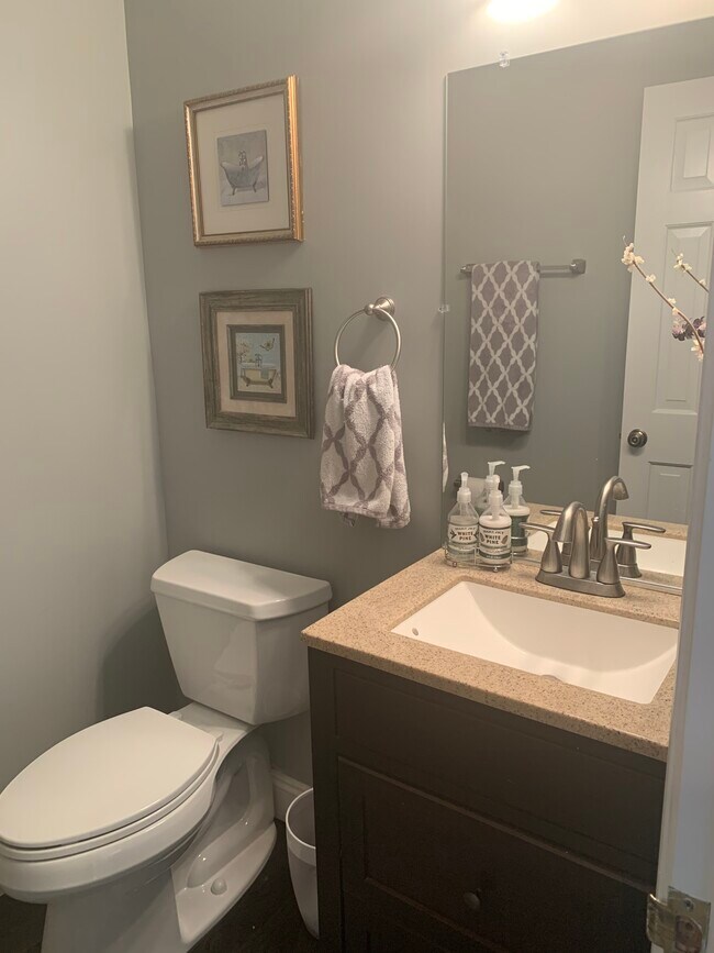 Building Photo - 3436A Holly Rd