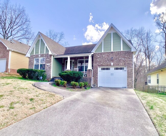 Building Photo - 1016 Sunset Dr