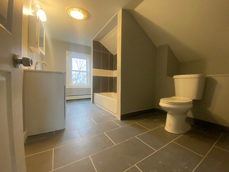 Bathroom 2 - 194 Messer St