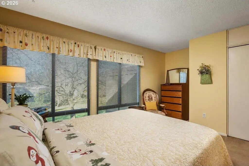 Building Photo - 1655 NW Lakeway Ln