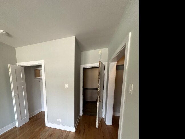 Building Photo - 0 bedroom in Chicago IL 60610