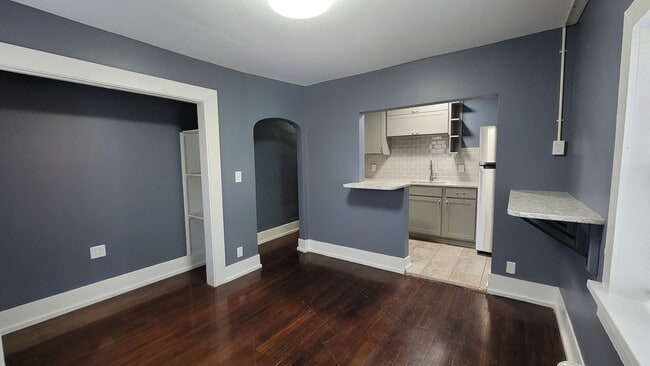 Building Photo - 653 S 26th Ave