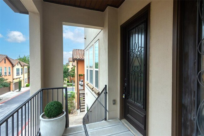 Building Photo - 12205 Terraza Cir