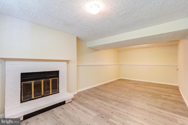 Building Photo - 18304 Swan Stream Dr