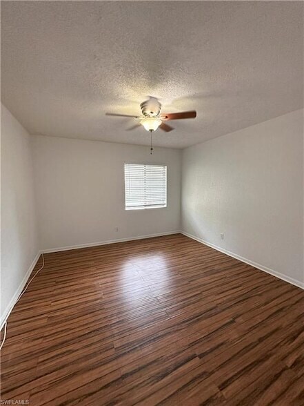 Building Photo - 4629 Bayshore Dr