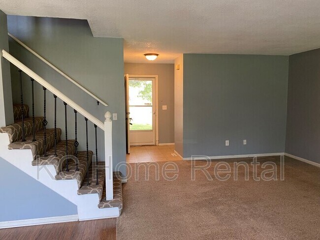 Building Photo - 1384 N Ridge Pkwy