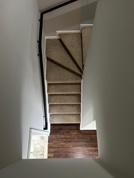 Building Photo - 970 Ridge Ave