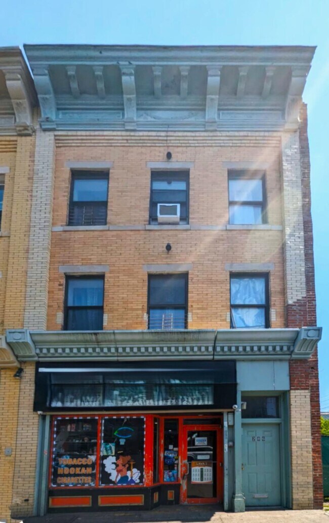 Building Photo - 286 MARTIN LUTHER KING JR Dr