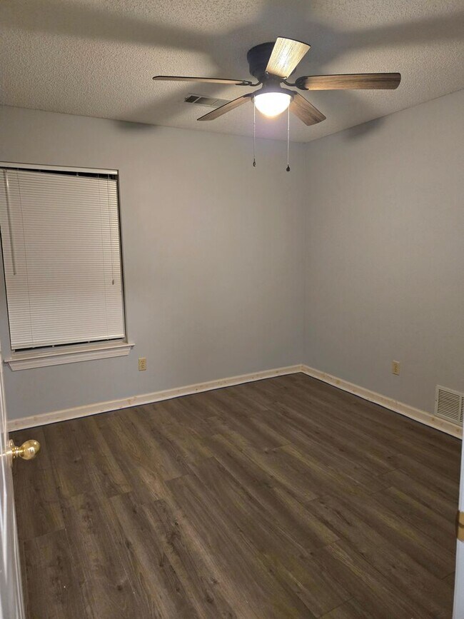 Building Photo - For lease- 3 bedroom,  2 bath home w/2 car garage