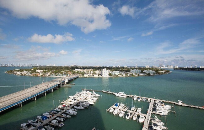 Building Photo - 7601 E Treasure Dr