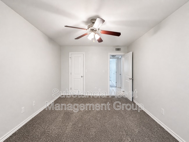 Building Photo - 1429 NW 24th St