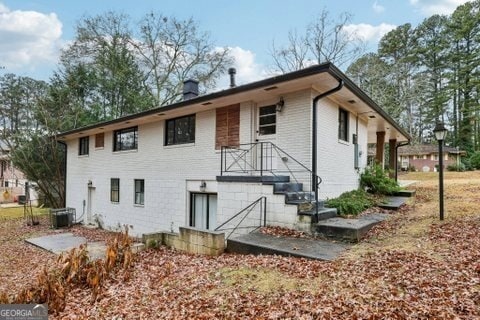 Building Photo - 2562 Farley St