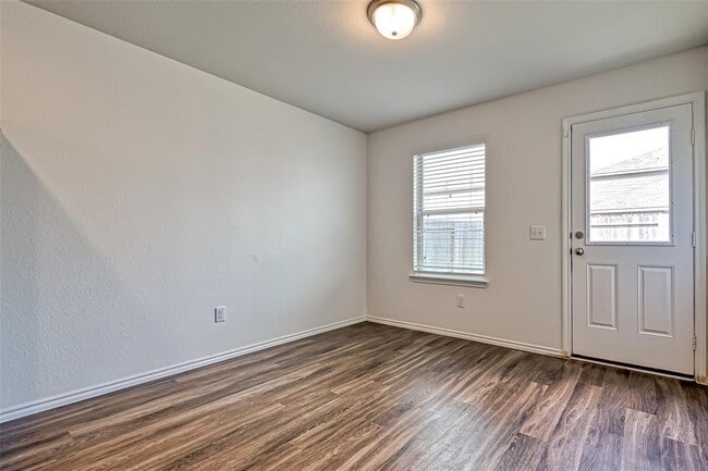 Building Photo - 2614 Lapwing Dr.