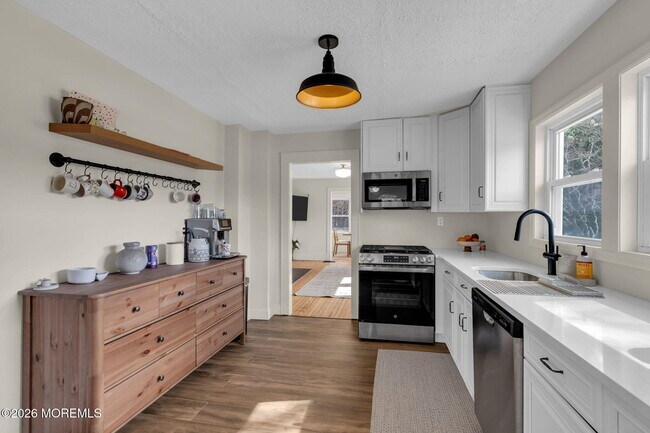 Building Photo - 460 Brickyard Rd