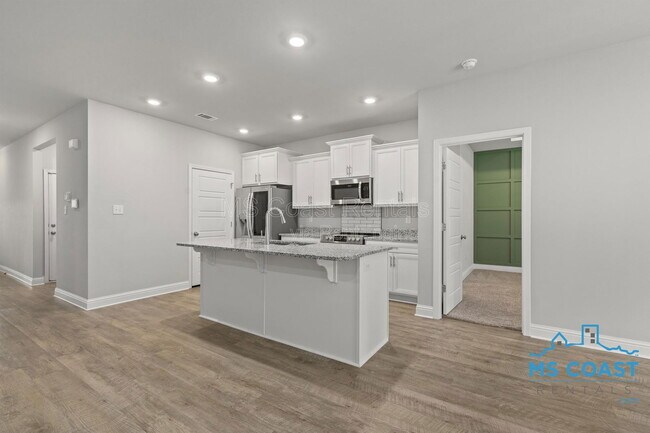 Building Photo - 5759 Overland Dr
