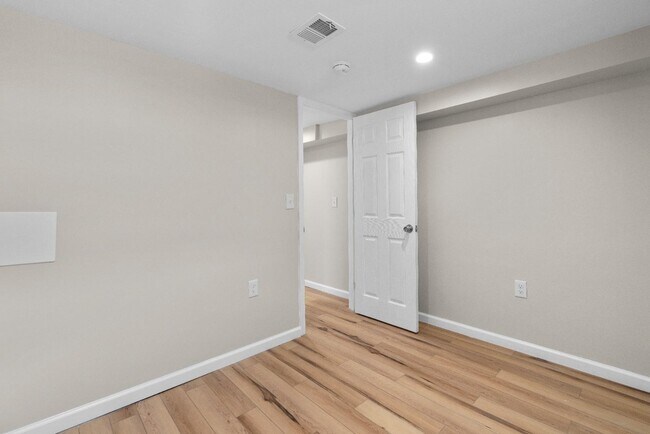Building Photo - 137 N Montford Ave