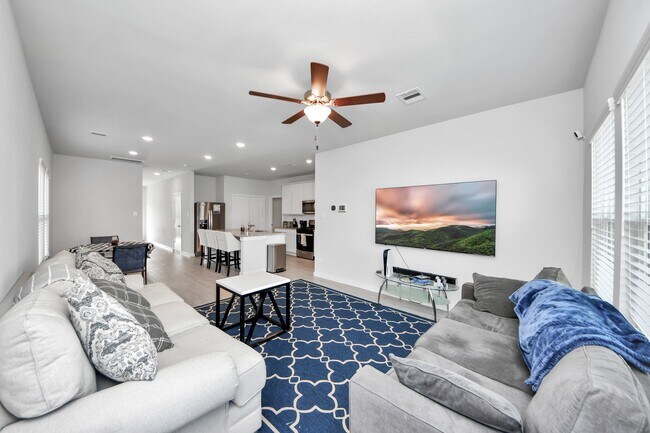 Building Photo - 5806 Quest Valley Dr