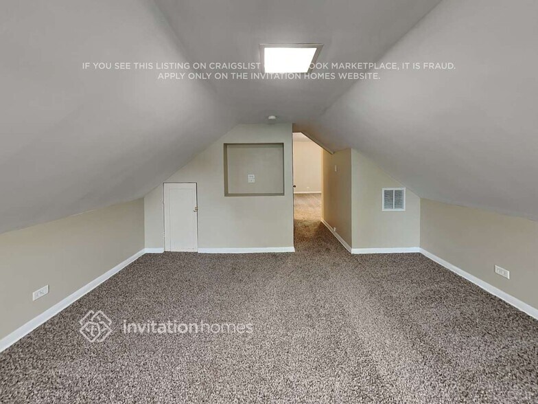 Building Photo - 373 Mors Ave