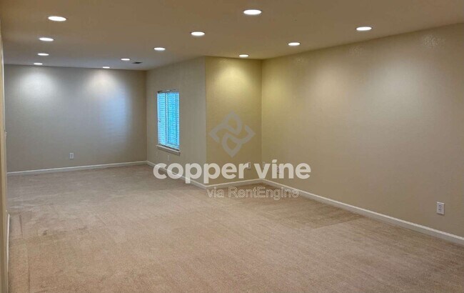 Building Photo - 14487 Jason Dr