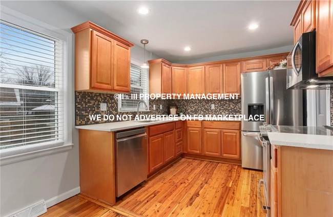 Building Photo - 3703 W 47th Pl
