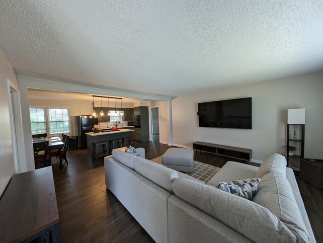 Building Photo - 35 Thomas Cove