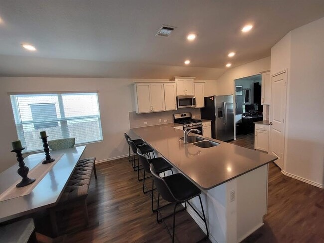 Building Photo - 5421 Bellissima Way