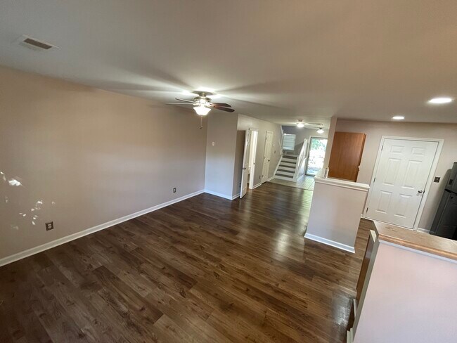Building Photo - 5647 Fellowship Dr