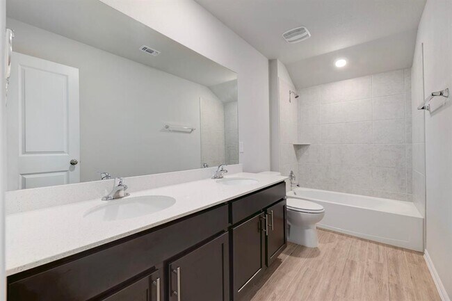 Building Photo - 301 Bright Star Ln