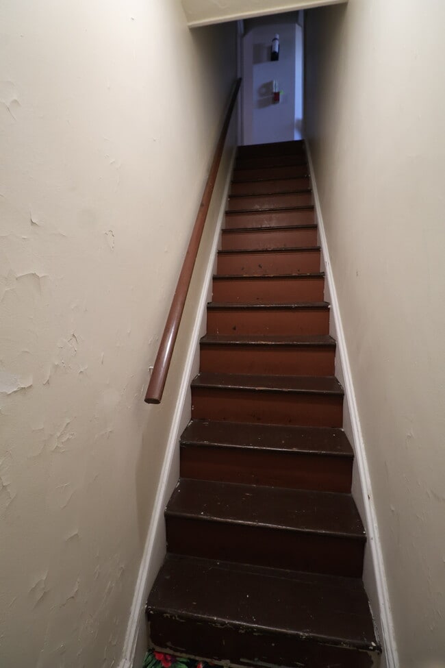 Building Photo - 244-246 S 21st St