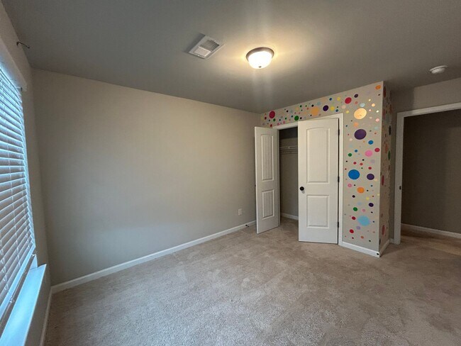 Building Photo - **Move in with NO SECURITY DEPOSIT**11612 Winston Dr - Available NOW! $100 Off First 2 Months!  –...
