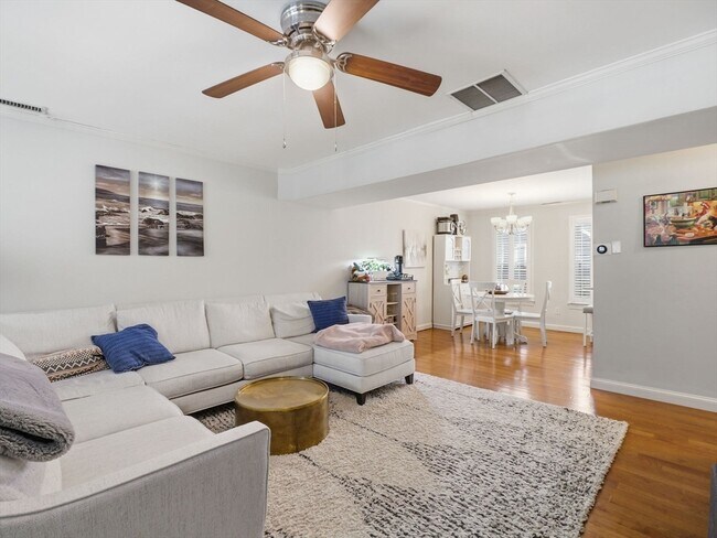 Building Photo - 25 Stock St