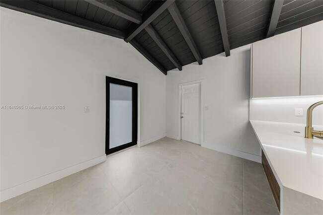 Building Photo - 1043 NW 48th St