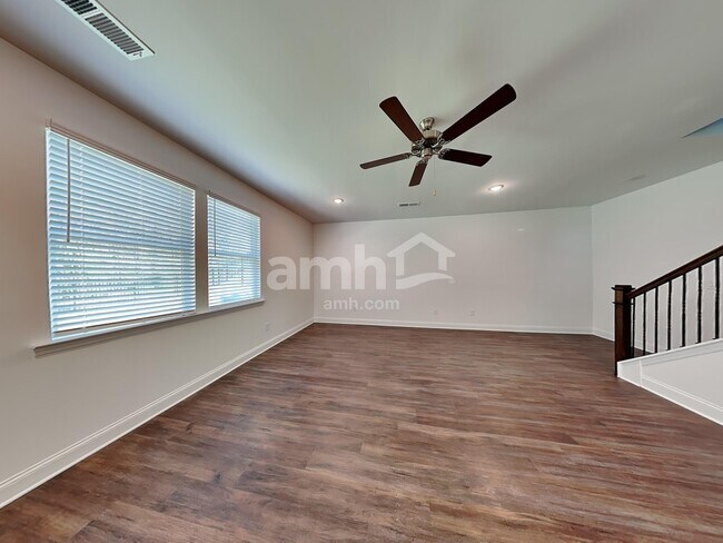 Building Photo - 108 Spruce Cir