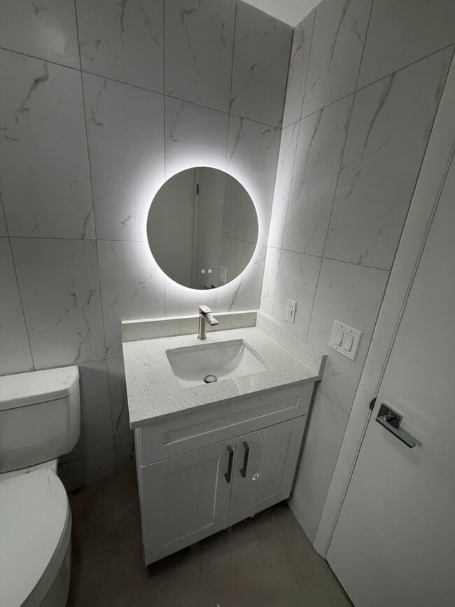 Building Photo - Fully Renovated 3-Bedroom Home with Garage in Orlando